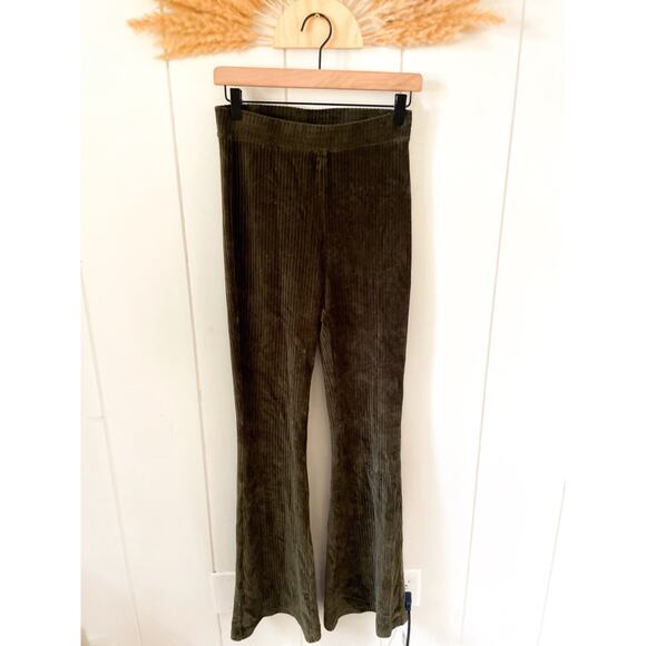 Aerie Groove On Velvet High Rise Flare Leg Pants Medium Olive Green Velour - Picture 3 of 7